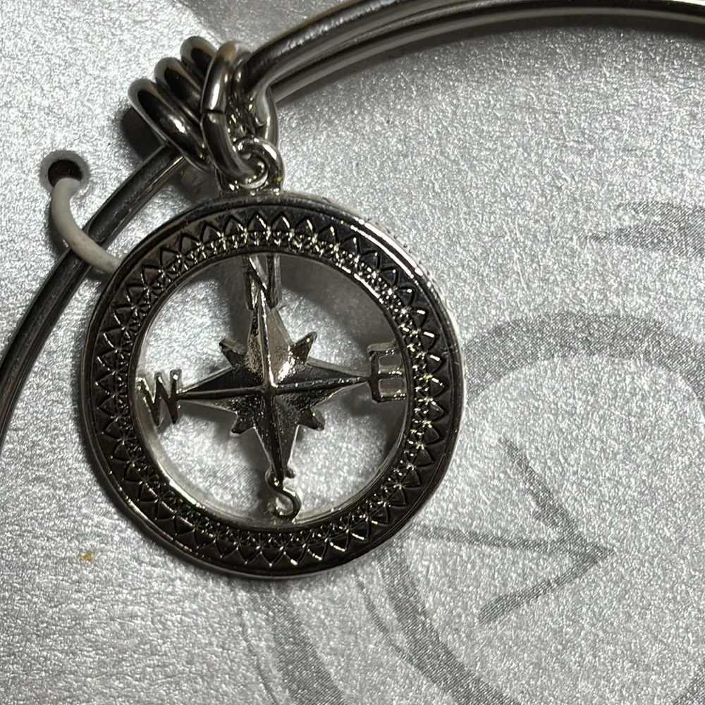 NWT Live this Life Journey Compass Charm Silver Tone Adjustable Bangle Bracelet